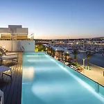 Avenida (adults Only)