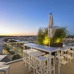 Avenida (adults Only)