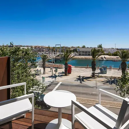 فندق Avenida (adults Only) 4*