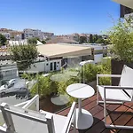 Avenida (adults Only)
